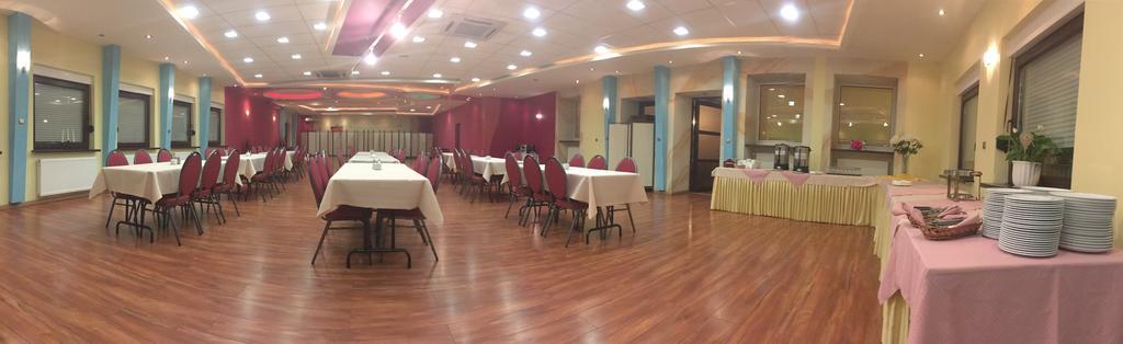 Hotel Pawlowski Згожелец Екстериор снимка