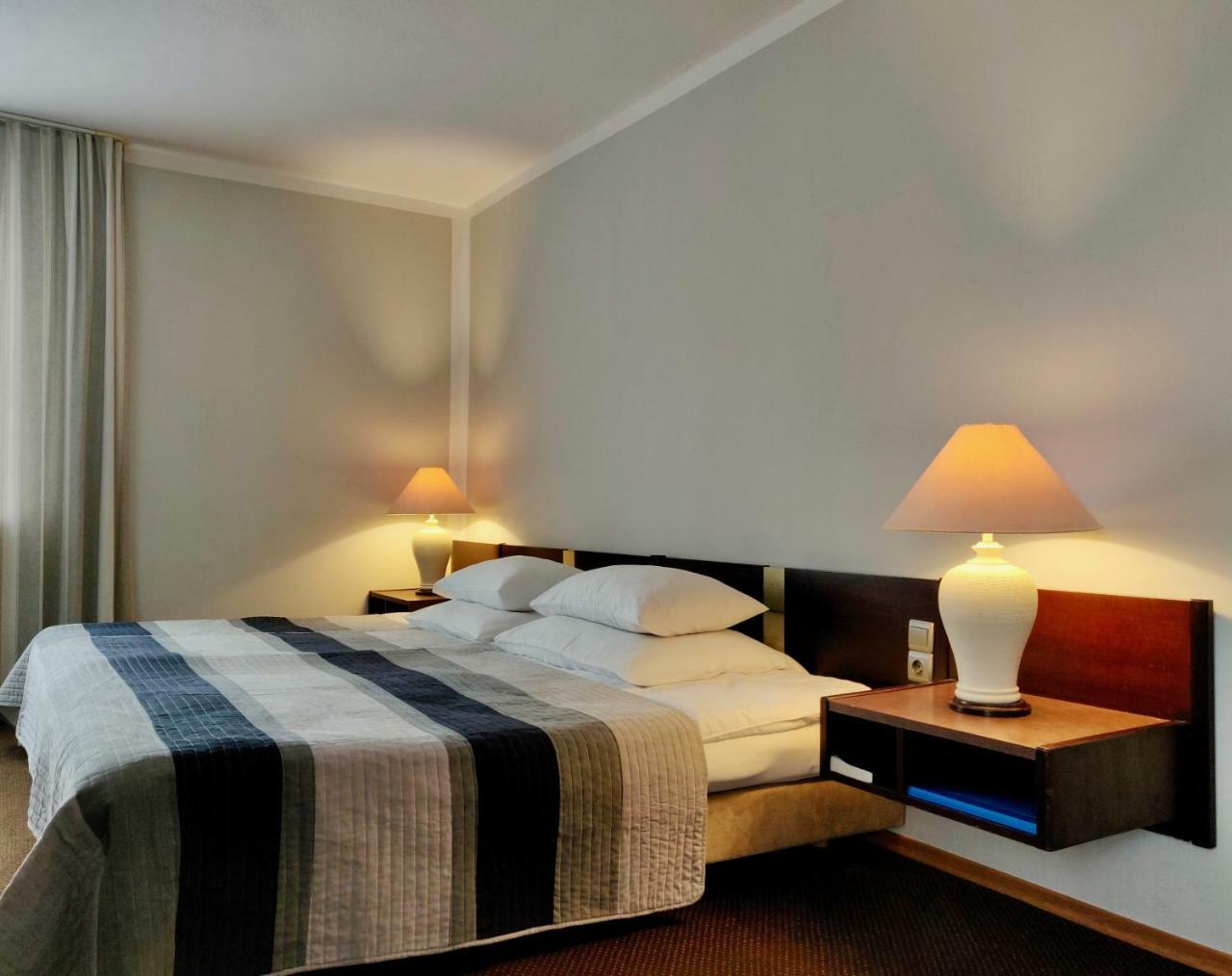 Hotel Pawlowski Згожелец Екстериор снимка