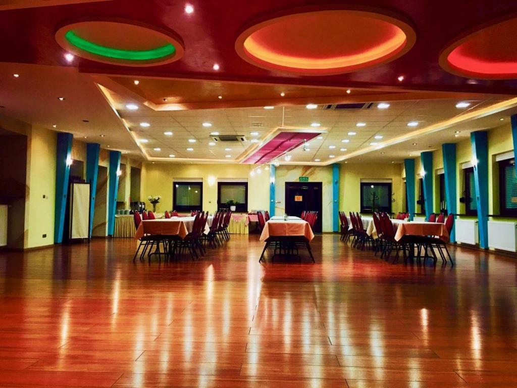 Hotel Pawlowski Згожелец Екстериор снимка